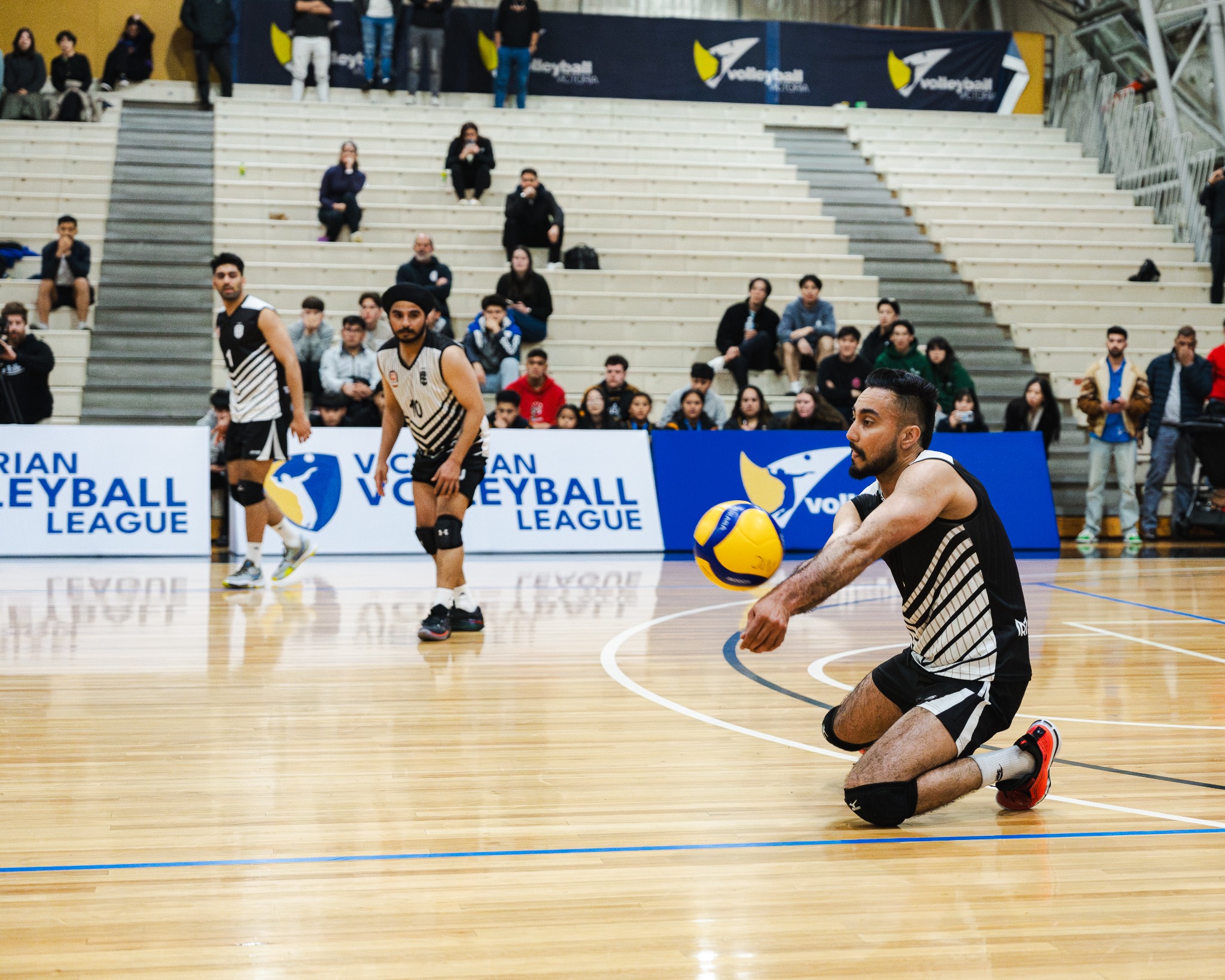 Heidelberg player defending in the back court
